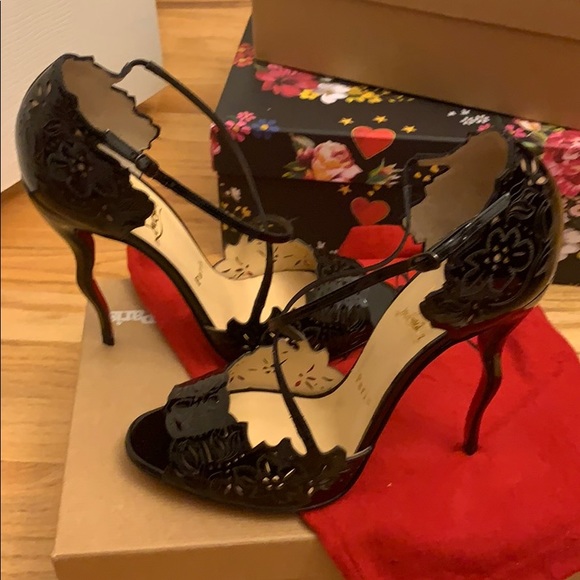 Shoes - Picture 2 of 8